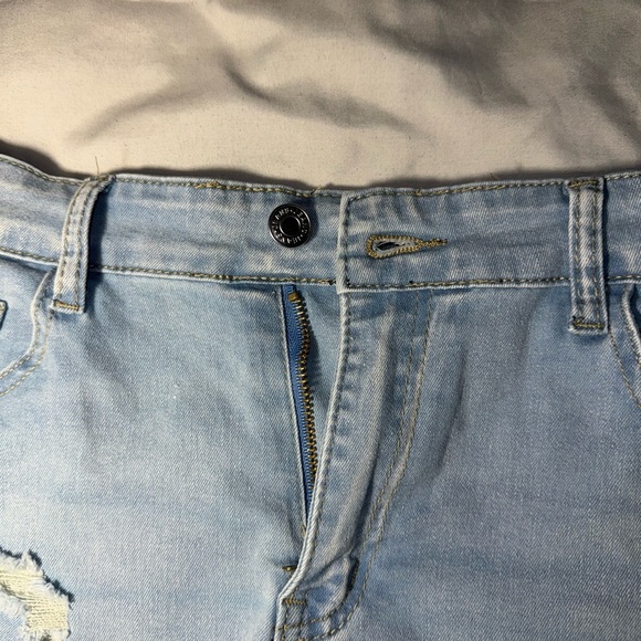 Shein Women’s Light Wash Distressed Jean Shorts Size L – Frayed Hem, High Rise - Picture 9 of 10